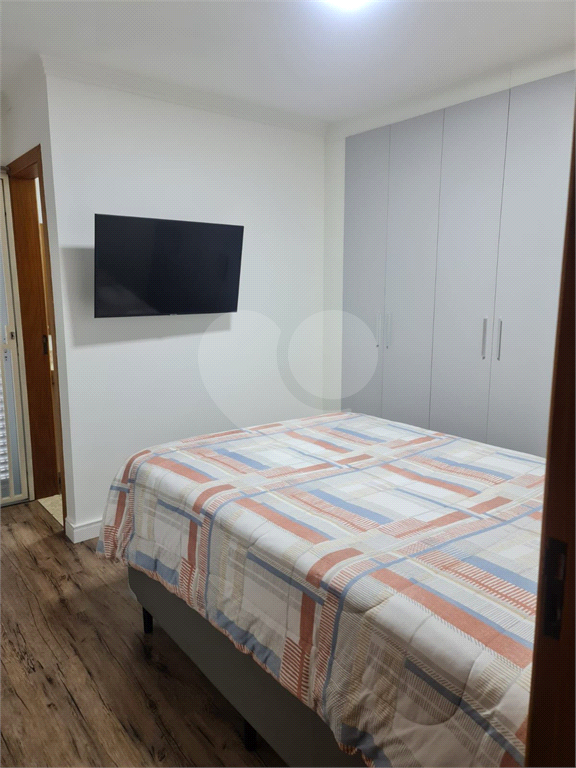 Lindo sobrado novo com 2 suítes, 2 vagas e churrasqueira