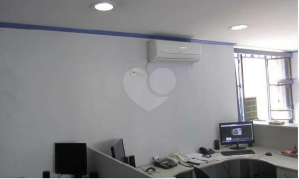 Excelente sala comercial na melhor rua do Centro!