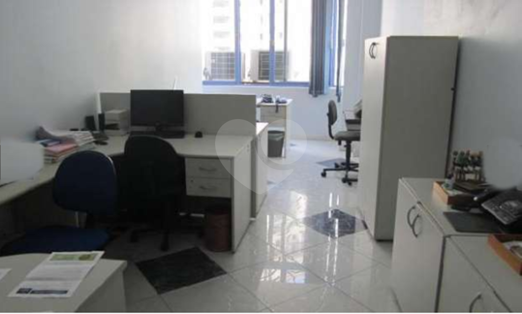 Excelente sala comercial na melhor rua do Centro!