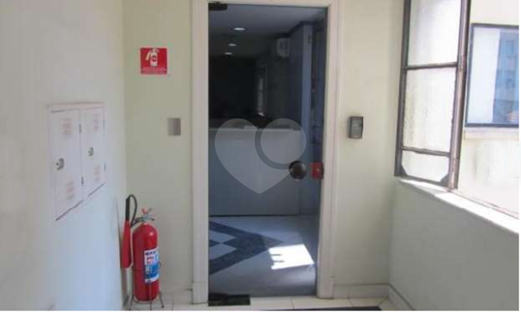 Excelente sala comercial na melhor rua do Centro!