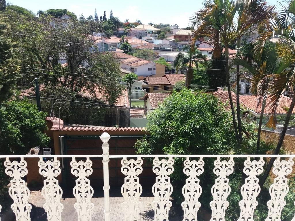 Ampla residência à venda na Vila Albertina, em local tranquilo, todo arborizado