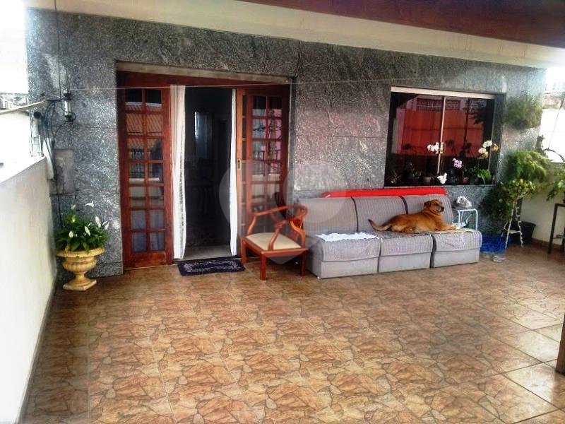 Prédio com Galpão no piso térreo e Casa no piso Superior a Venda na região da Vila Prudente