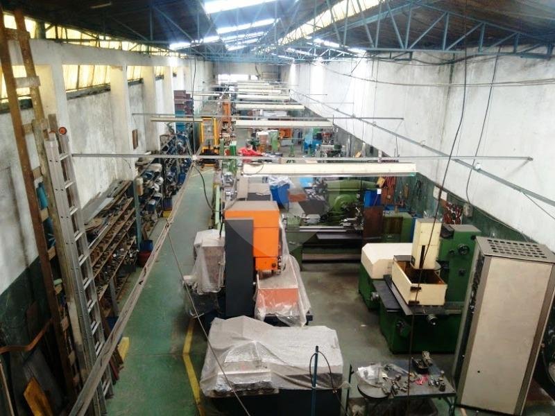 Prédio com Galpão no piso térreo e Casa no piso Superior a Venda na região da Vila Prudente