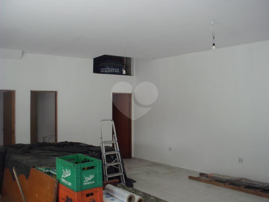 Predio Comercial a 100 metros da Rod. Fernão Dias