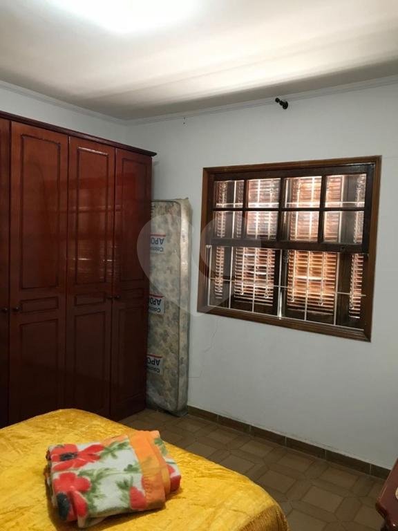 Casa térrea à venda no Parque Vitória