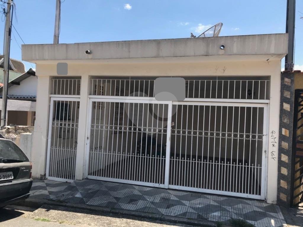 Casa térrea à venda no Parque Vitória