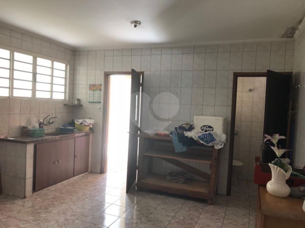 Casa térrea à venda no Parque Vitória