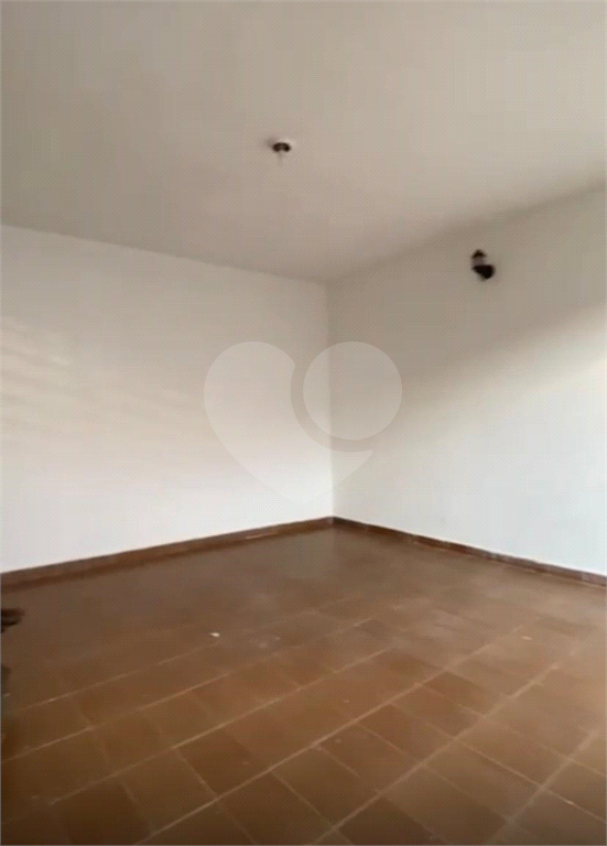 Casa térrea à venda no Parque Vitória