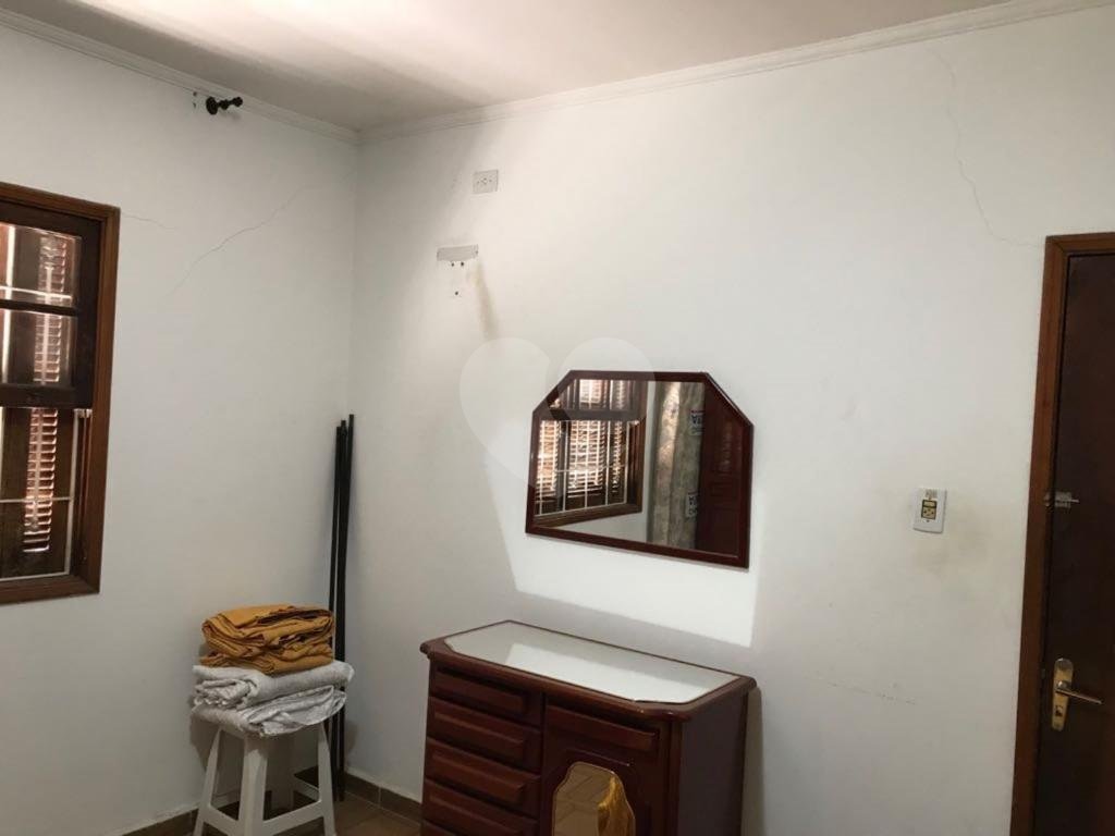 Casa térrea à venda no Parque Vitória