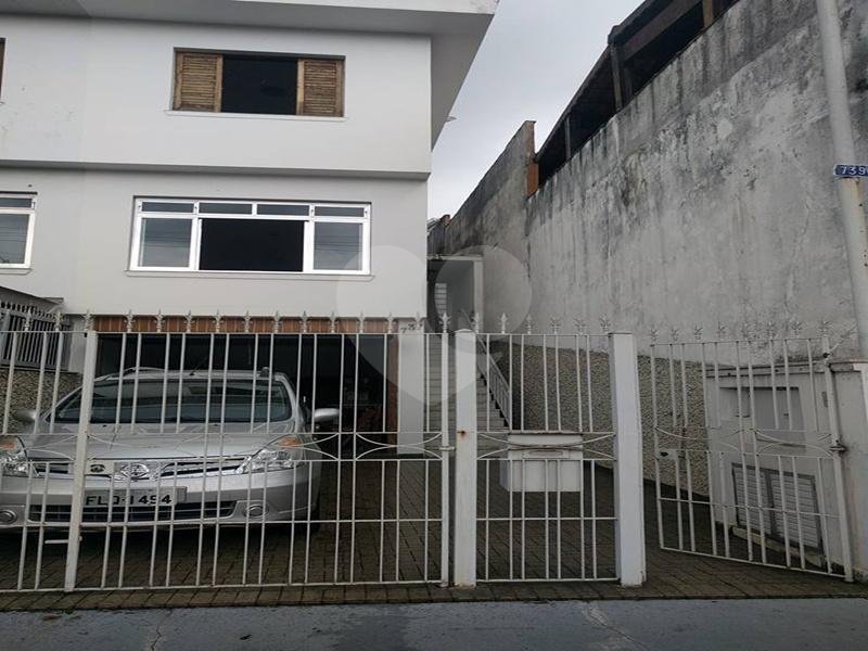 Sobrado à venda com 3 quartos, 157m² - Foto 1