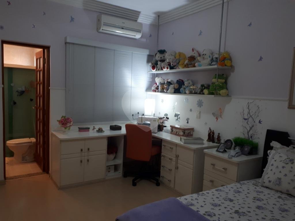 Sobrado à venda com 3 quartos, 200m² - Foto 15