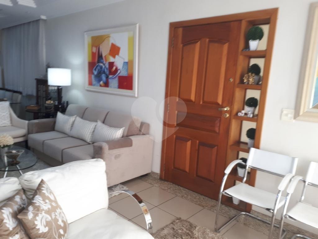 Sobrado à venda com 3 quartos, 200m² - Foto 4