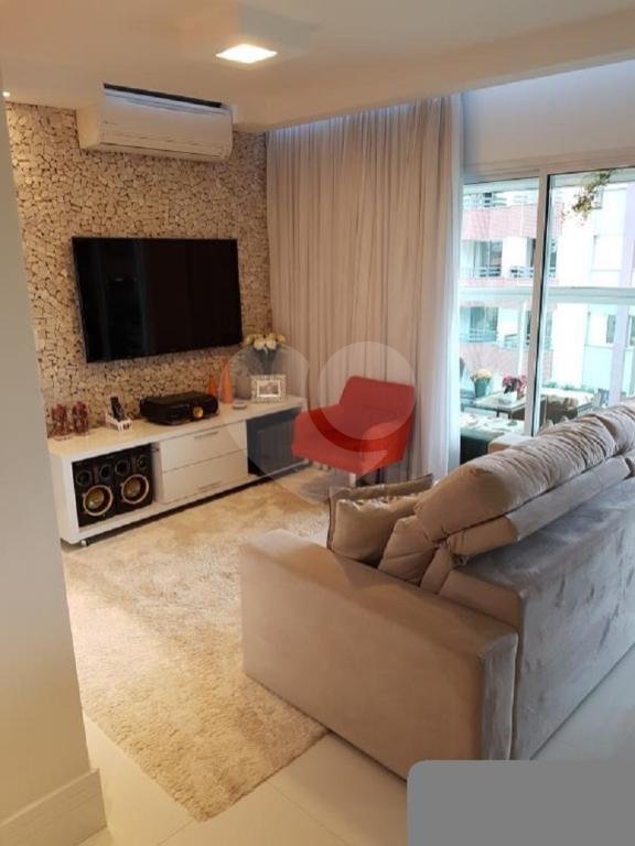 Apartamento à venda em Santana, bairro nobre da Zona Norte.