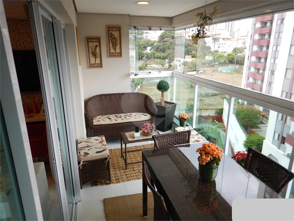 Apartamento à venda em Santana, bairro nobre da Zona Norte.