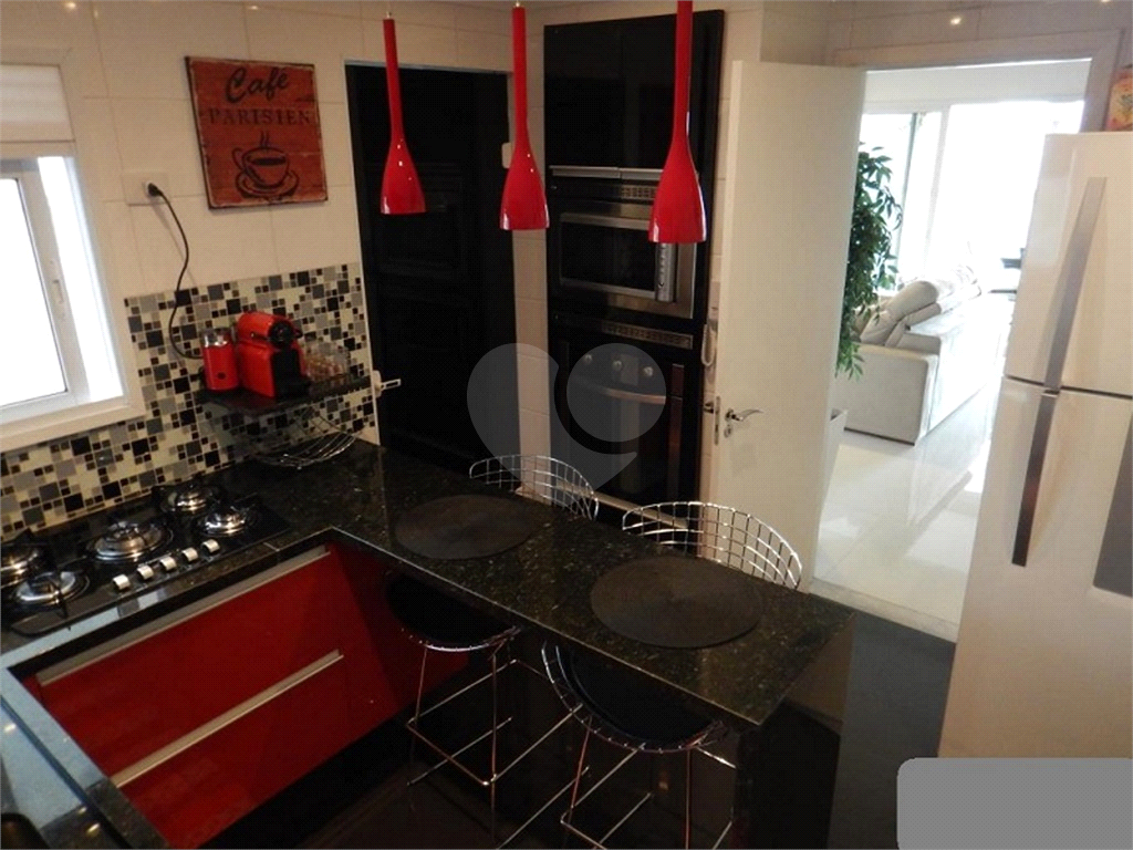 Apartamento à venda em Santana, bairro nobre da Zona Norte.