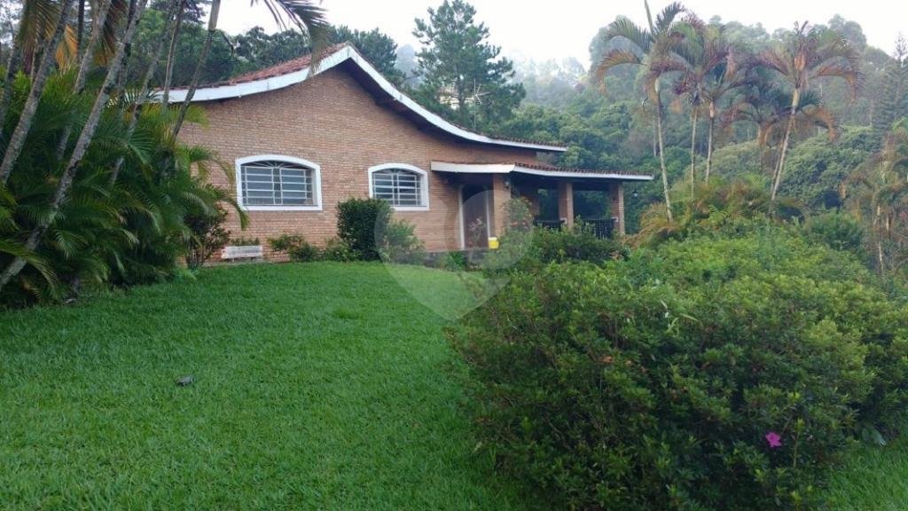 Sitio à venda para relaxar pertinho da capital