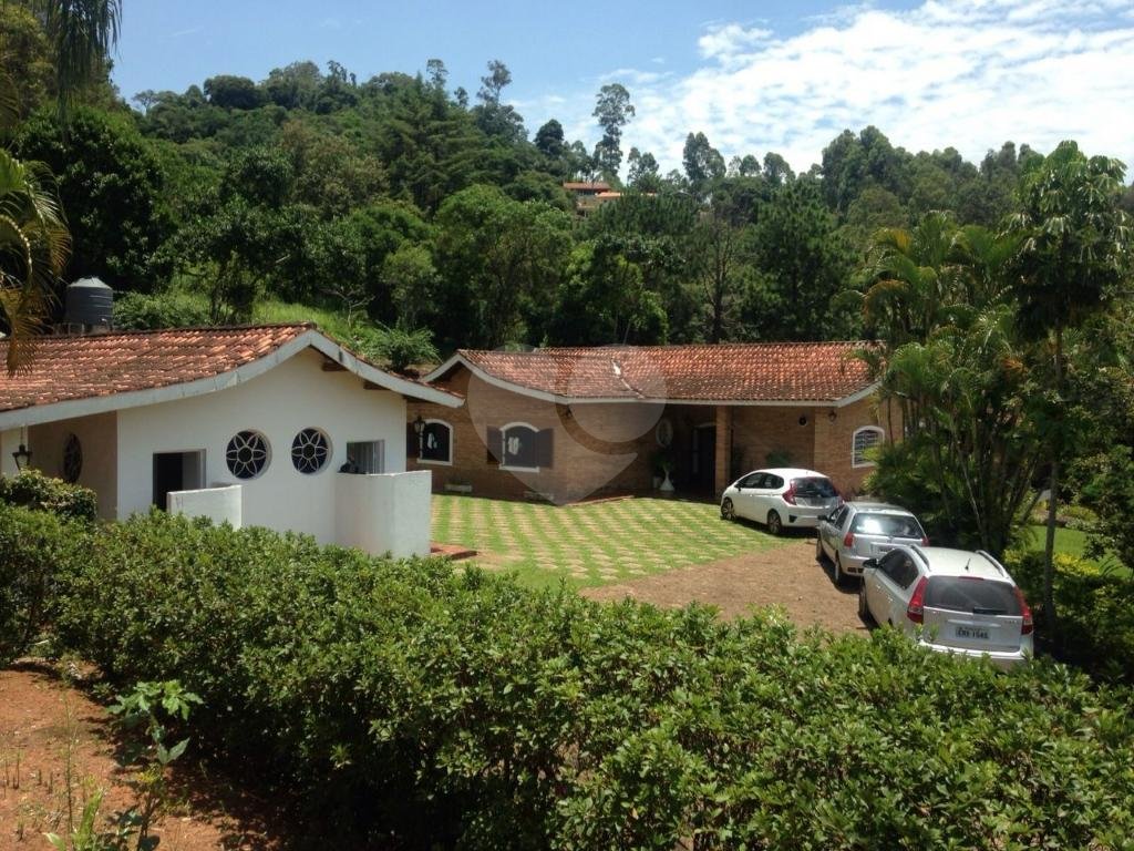 Sitio à venda para relaxar pertinho da capital