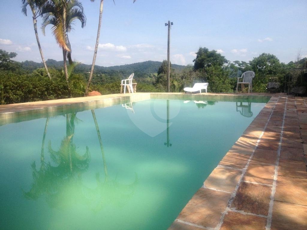 Sitio à venda para relaxar pertinho da capital