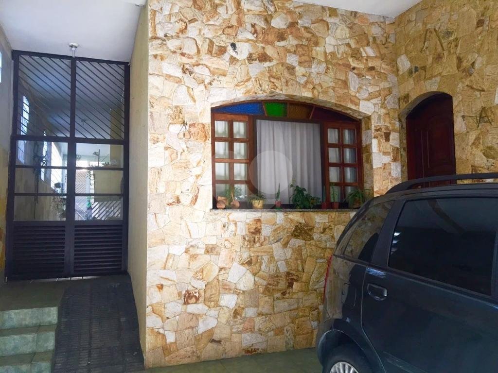 Sobrado à venda com 3 quartos, 252m² - Foto 2