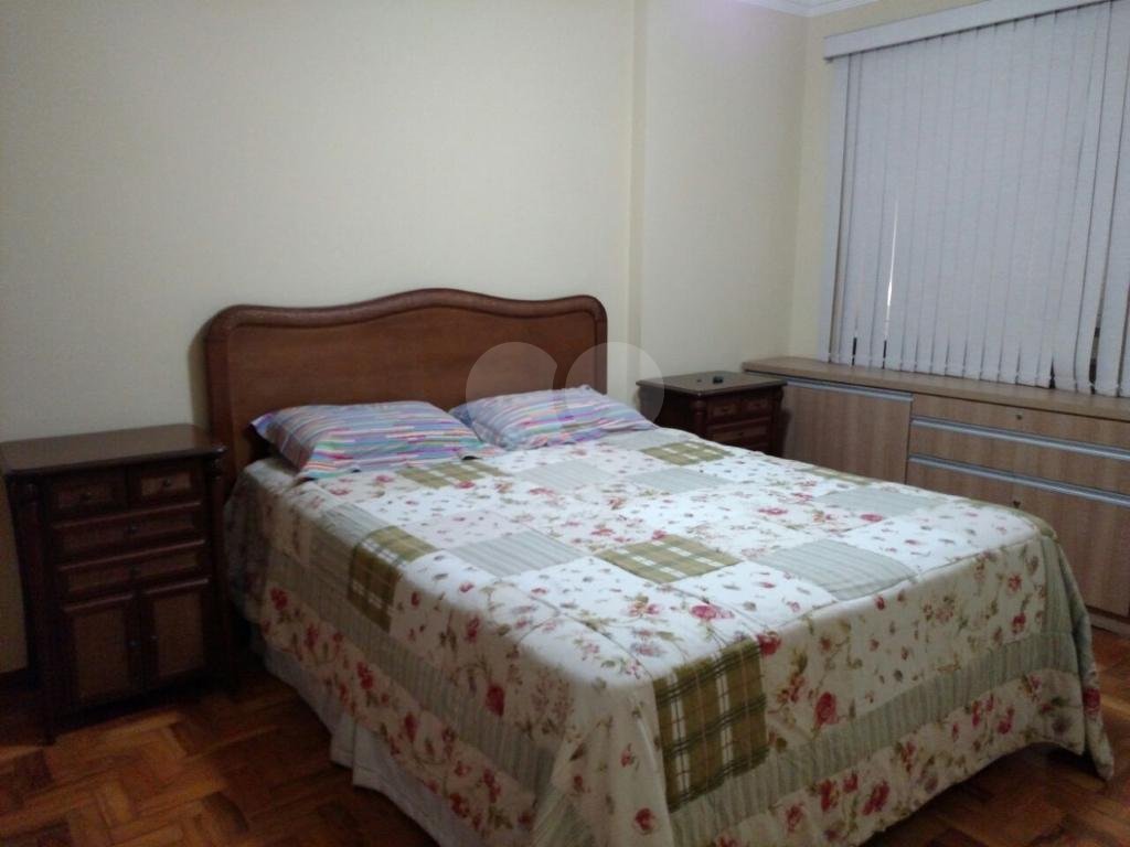 Próximo metrô, 3 dormitórios, impecável. Ar condicionado.