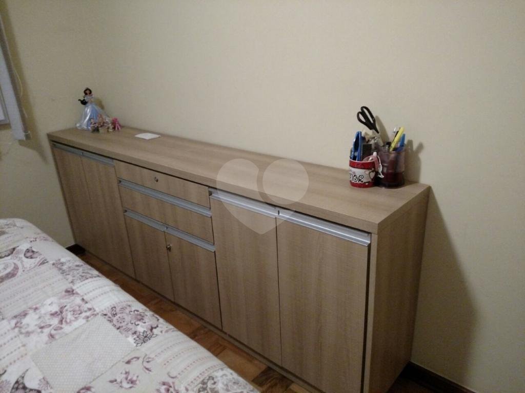 Próximo metrô, 3 dormitórios, impecável. Ar condicionado.