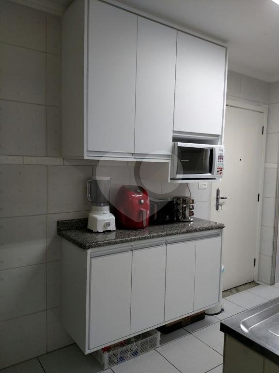Próximo metrô, 3 dormitórios, impecável. Ar condicionado.