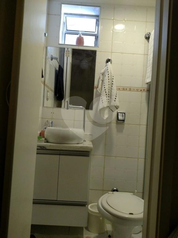 Próximo metrô, 3 dormitórios, impecável. Ar condicionado.