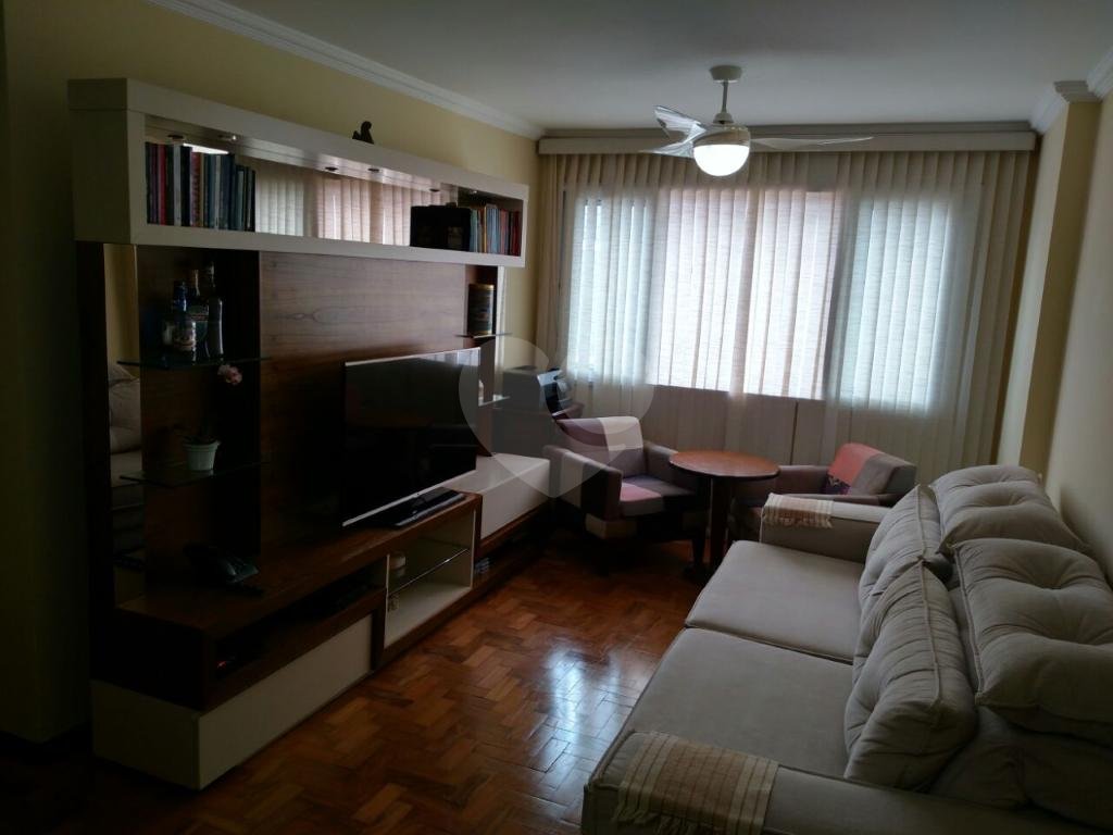Próximo metrô, 3 dormitórios, impecável. Ar condicionado.
