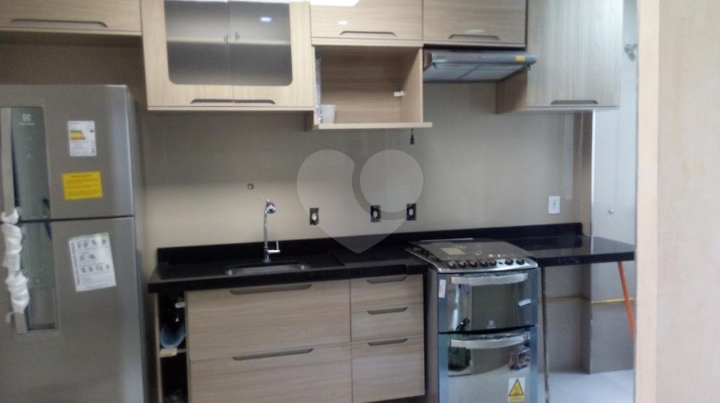 Belo apartamento novo com armários e acabamento moderno!