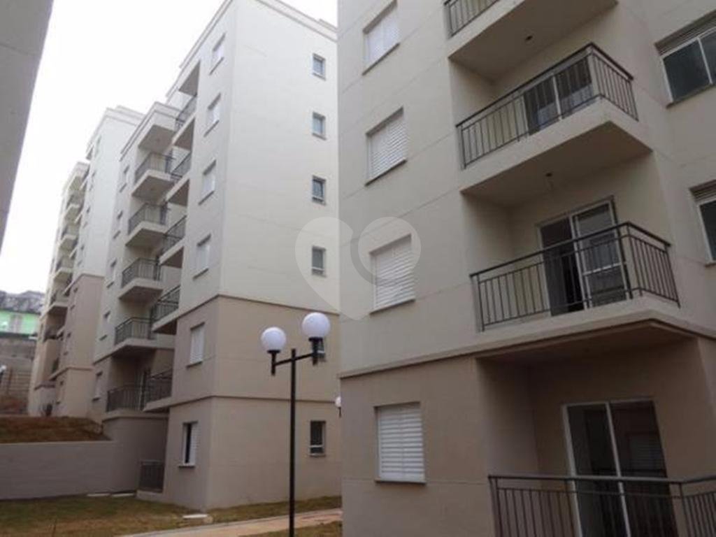 Belo apartamento novo com armários e acabamento moderno!