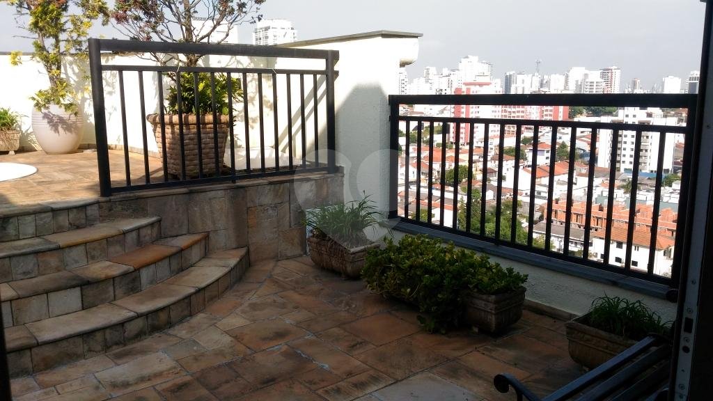 Excelente cobertura no bairro de Santa Teresinha com 3 dormitórios e 3 vagas. 