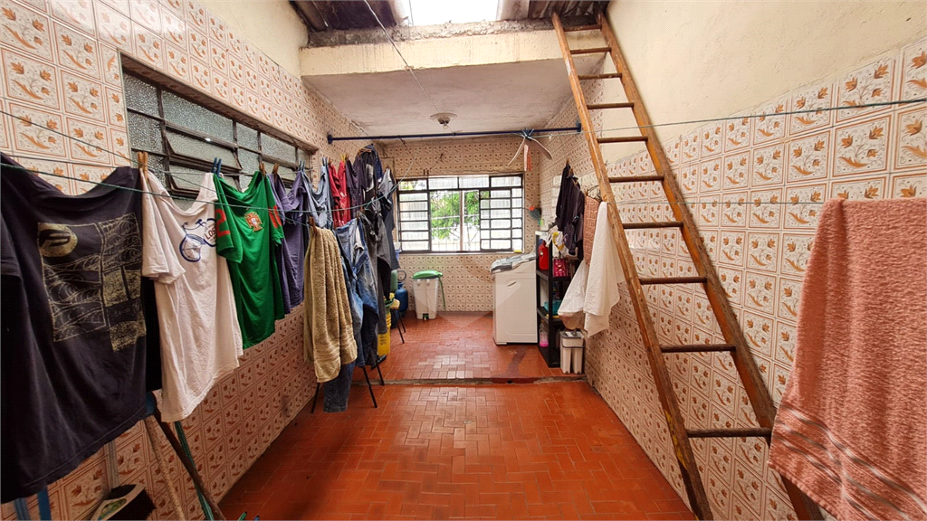 ATENÇÃO INVESTIDORES! IMÓVEL À VENDA | 5 DORMITÓRIOS + SALÃO | 2 VAGAS NO PQ. EDU CHAVES!  