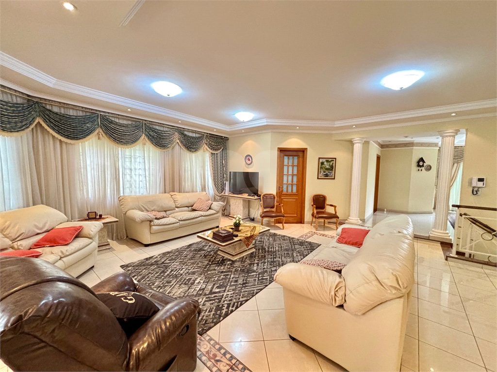 Excelente sobrado à venda no Tremembé com piscina 