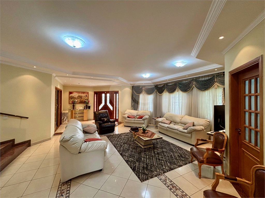 Excelente sobrado à venda no Tremembé com piscina 