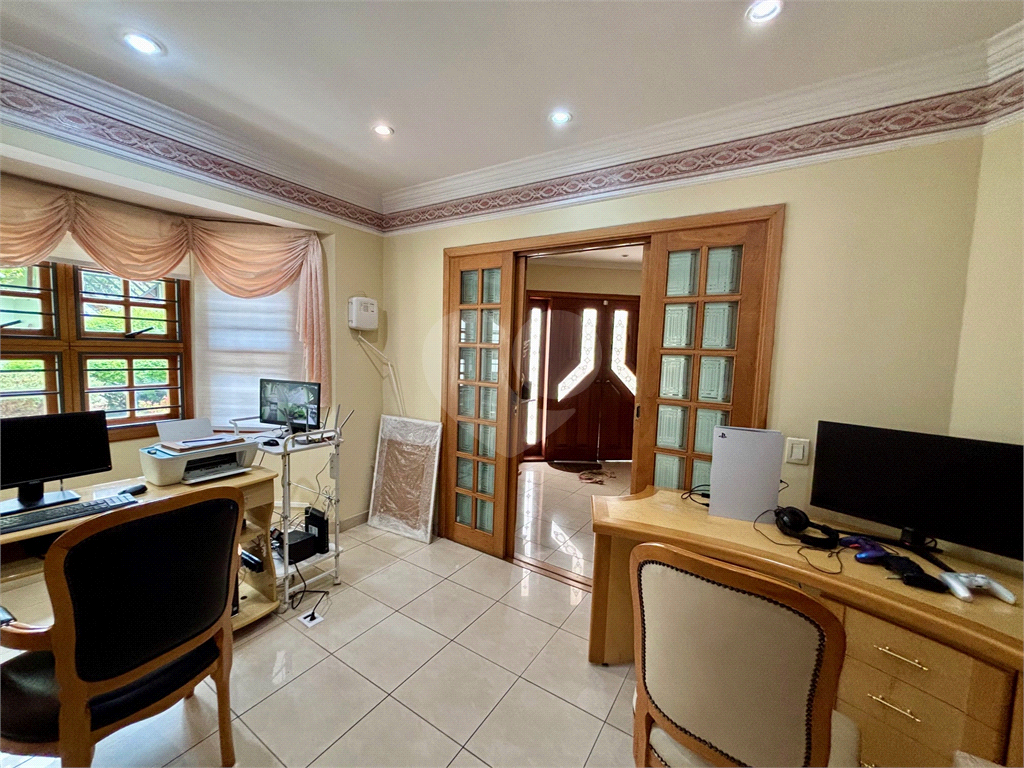 Excelente sobrado à venda no Tremembé com piscina 