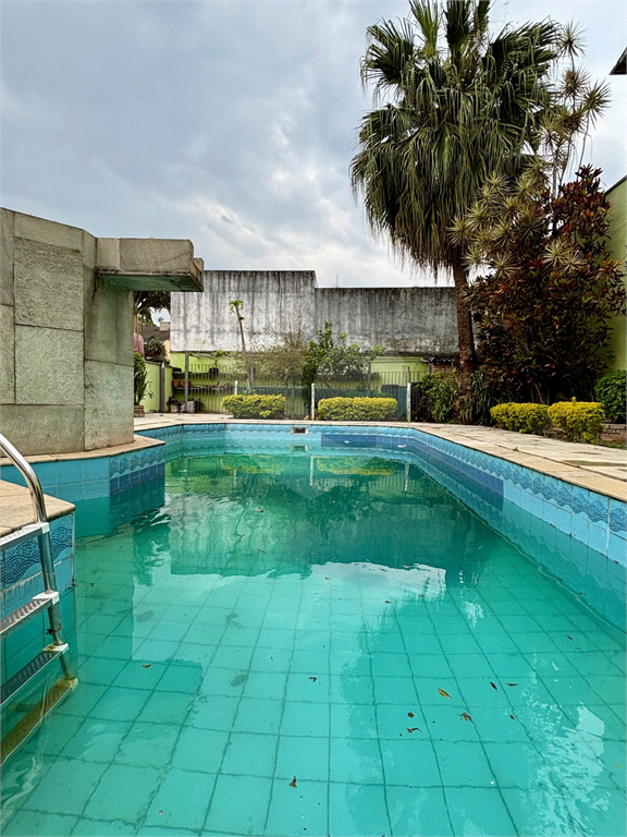 Excelente sobrado à venda no Tremembé com piscina 