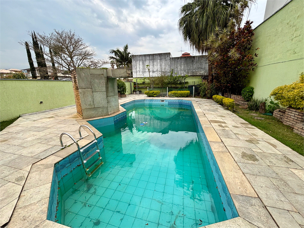 Excelente sobrado à venda no Tremembé com piscina 