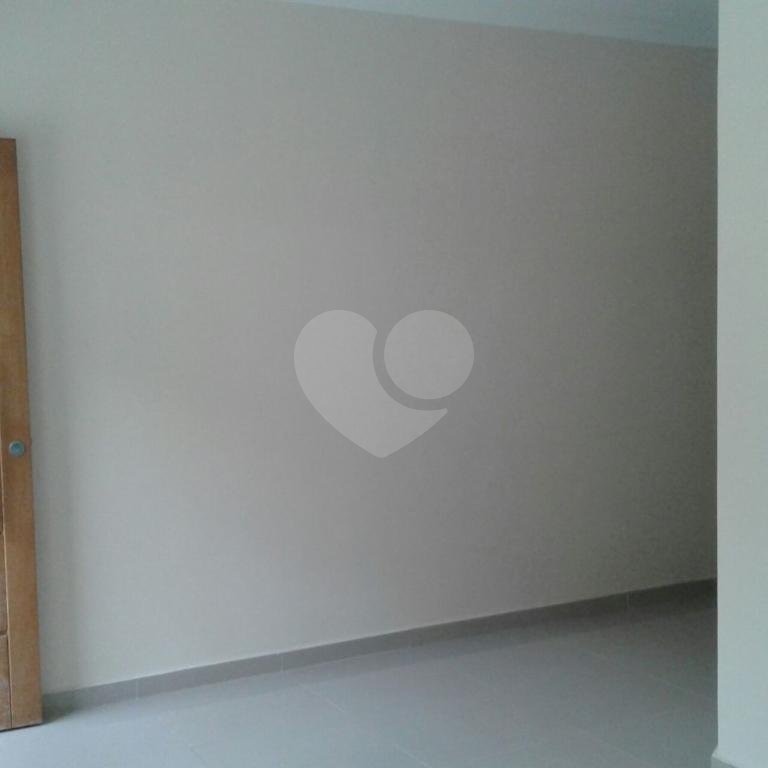 Casa assobradada nova  no Vila Nivi