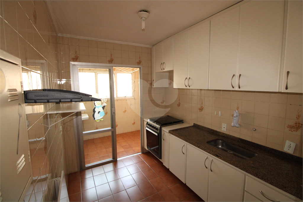 Apartamento à venda com 2 quartos, 68m² - Foto 4