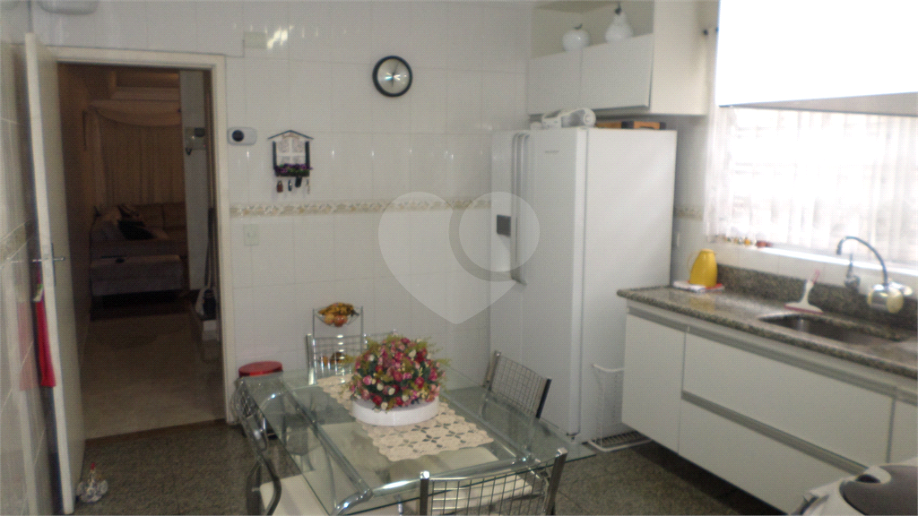Sobrado na Região do Horto Florestal, próximo à Avenida Santa Inês 3 dorm 1 suítes, 2 vagas