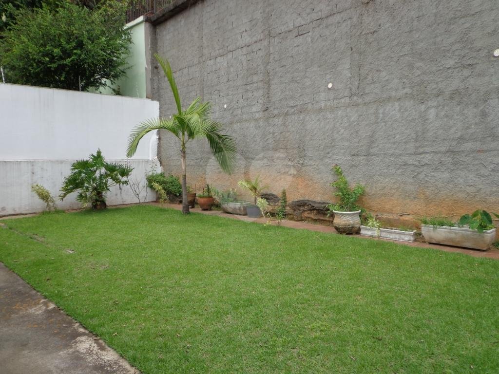 Maravilhosa casa térrea totalmente isolada à venda no Jardim São Bento