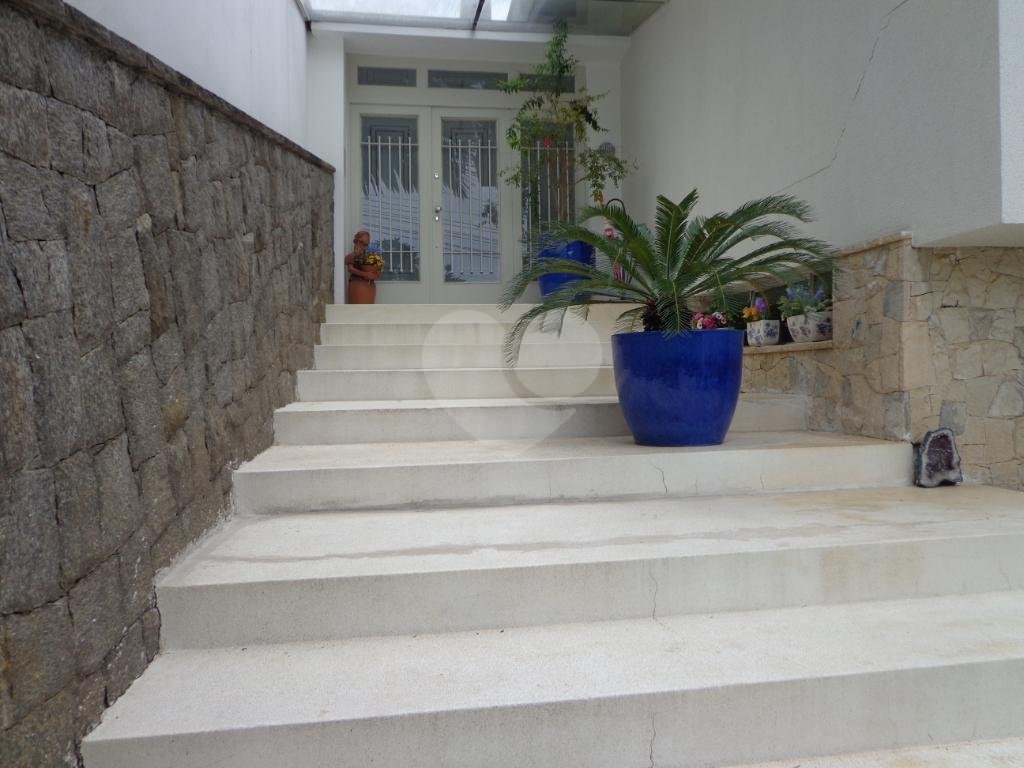 Maravilhosa casa térrea totalmente isolada à venda no Jardim São Bento