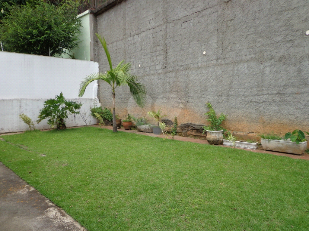 Maravilhosa casa térrea totalmente isolada à venda no Jardim São Bento