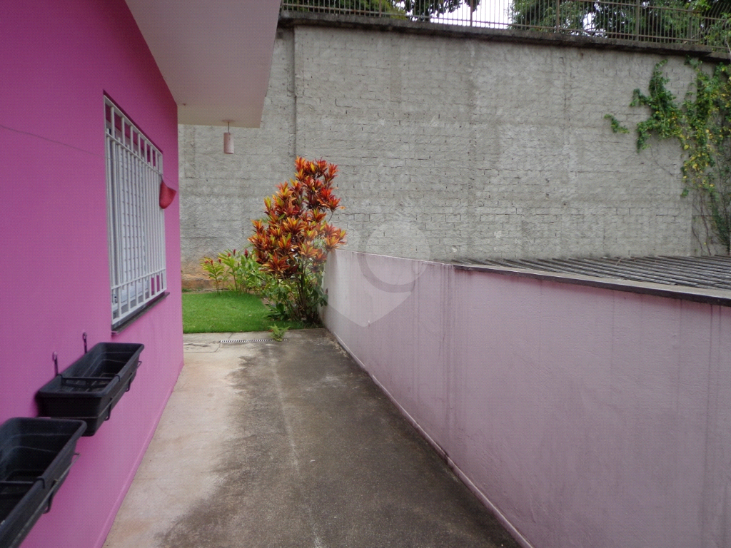 Maravilhosa casa térrea totalmente isolada à venda no Jardim São Bento