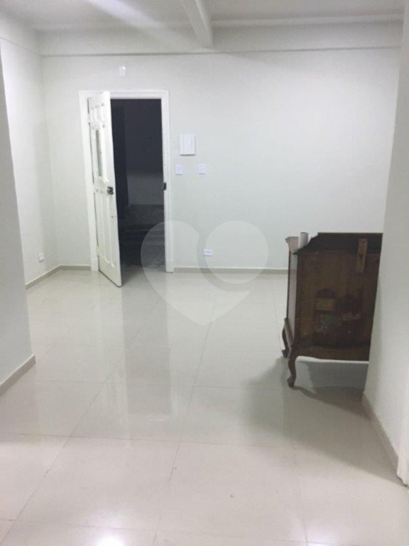 Apartamento à venda com 2 quartos, 64m² - Foto 2