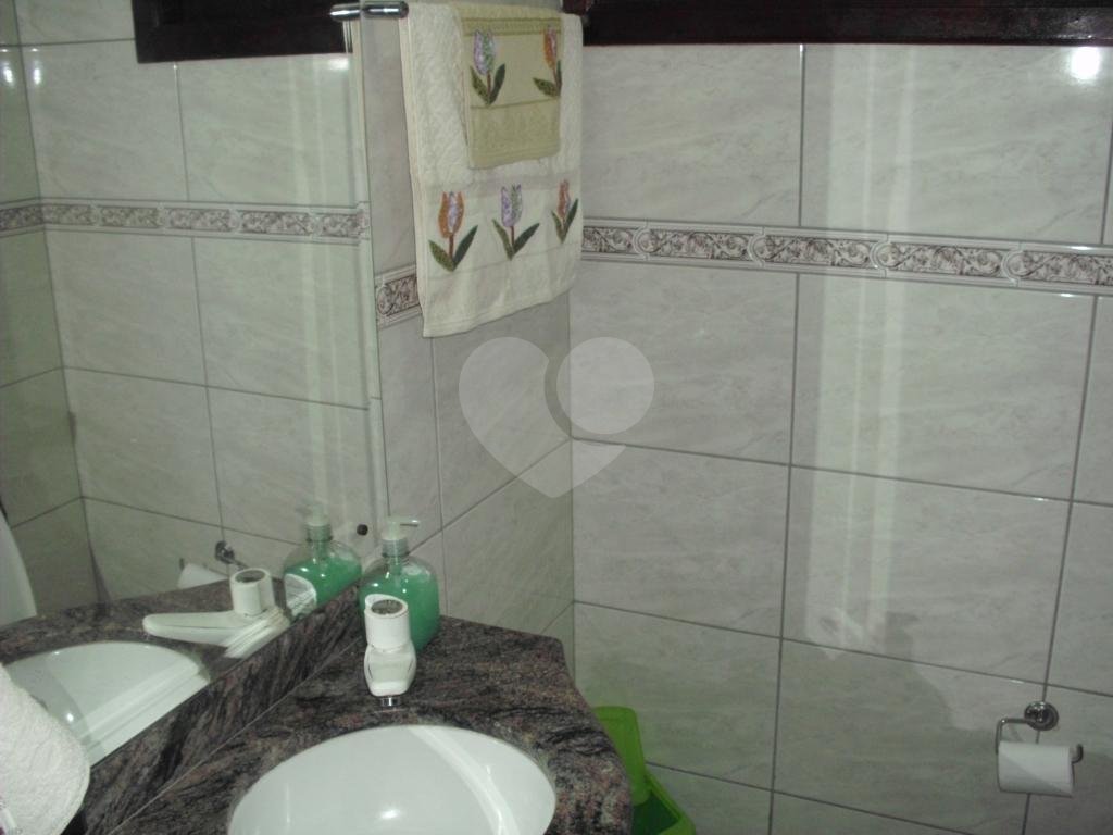 Excelente sobrado à venda em condomínio a 150 metros da Av. Engenheiro Caetano Alvares