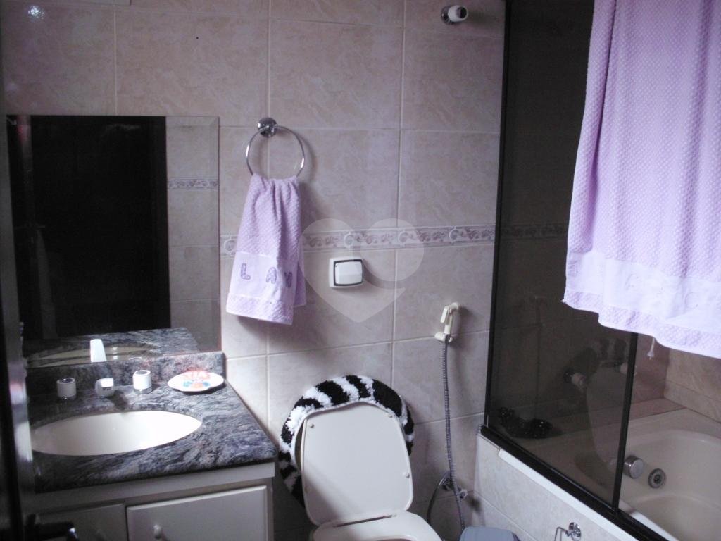 Excelente sobrado à venda em condomínio a 150 metros da Av. Engenheiro Caetano Alvares