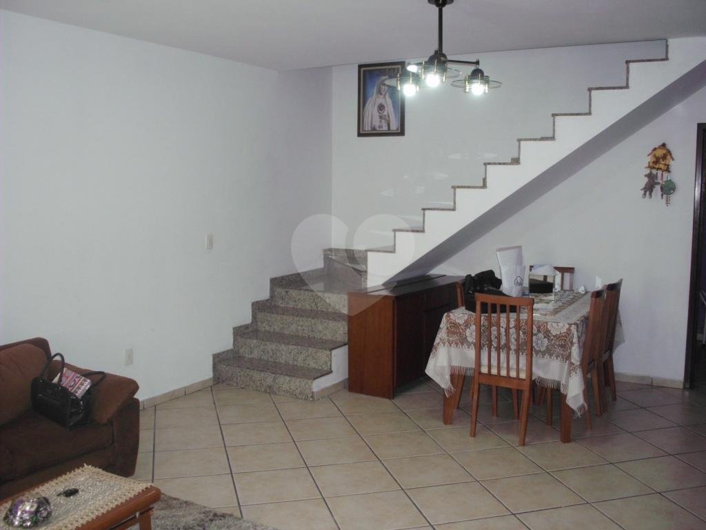 Excelente sobrado à venda em condomínio a 150 metros da Av. Engenheiro Caetano Alvares