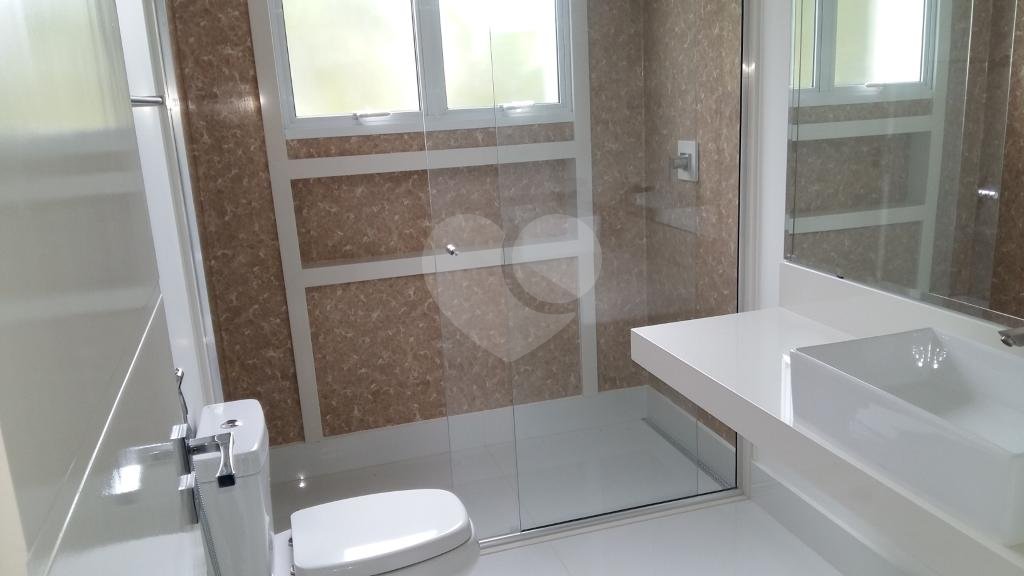 Casa de altíssimo padrão em Condomínio dentro de reserva Florestal