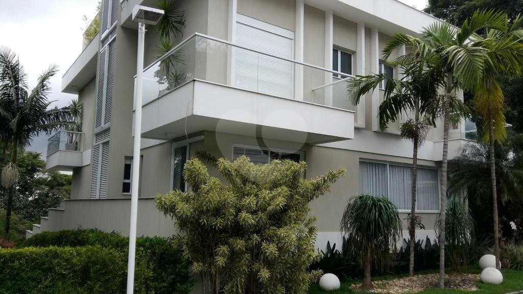 Casa de altíssimo padrão em Condomínio dentro de reserva Florestal